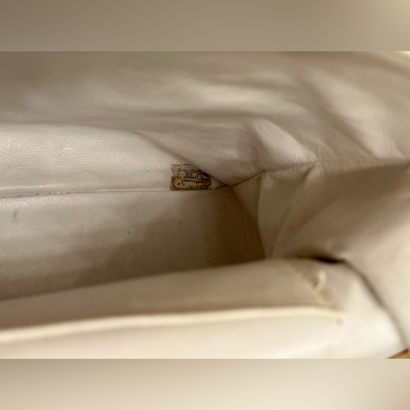 Chanel 'Lips & Kisses' Vintage Maxi XL Bag - Picture 6 of 13